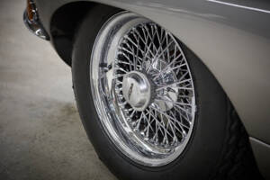 Image 44/99 of Jaguar E-Type 3.8 (1964)