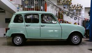 Image 7/33 de Renault R 4 TL (1981)