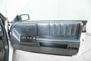 Bild 33/50 von Chrysler Le Baron 2.5 Turbo (1988)