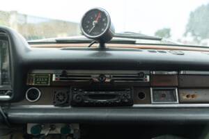 Image 41/50 of Mercedes-Benz 220 S b (1967)