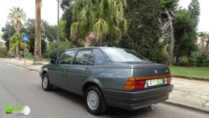 Image 3/22 de Alfa Romeo 75 1.8 (1988)
