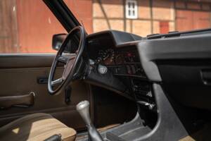 Image 38/76 of BMW 323i (1982)