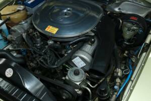 Imagen 29/50 de Mercedes-Benz 380 SL (1984)