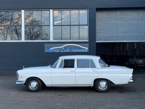 Bild 1/29 von Mercedes-Benz 230 S (1965)