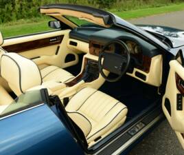 Imagen 22/50 de Aston Martin Virage Volante (1995)