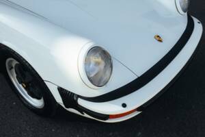 Bild 12/29 von Porsche 911 Carrera 3.2 (1989)