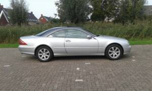 Image 5/8 of Mercedes-Benz CL 600 (2001)
