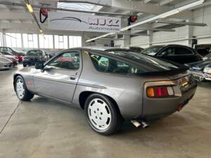 Afbeelding 20/59 van Porsche 928 S (1985)