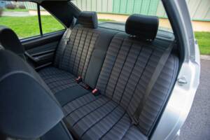Bild 14/29 von Mercedes-Benz 190 E 2.0 (1992)