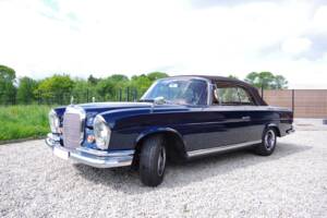 Afbeelding 7/32 van Mercedes-Benz 250 SE (1967)