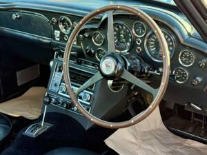 Image 9/19 of Aston Martin DB 6 (1969)