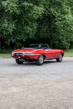Image 13/41 de Jaguar E-Type 3.8 (1964)