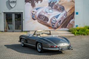 Image 3/38 of Mercedes-Benz 300 SL Roadster (1961)