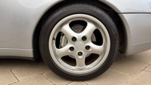 Afbeelding 72/73 van Porsche 911 Carrera 4 (1995)