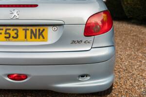 Immagine 38/40 di Peugeot 206 CC 1.6 16V (2003)