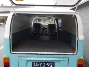Bild 61/99 von Volkswagen T2b Kastenwagen (1977)