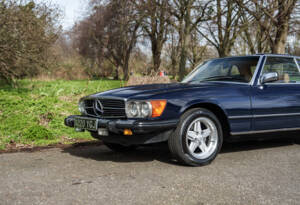 Bild 8/27 von Mercedes-Benz 380 SL (1984)