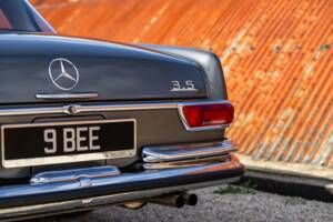 Image 14/37 of Mercedes-Benz 280 SE 3,5 (1970)