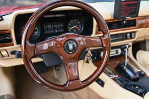 Image 33/45 of Jaguar XJ-S Convertible (1990)