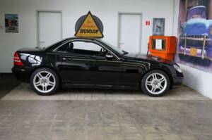 Image 32/33 de Mercedes-Benz SLK 320 (2000)