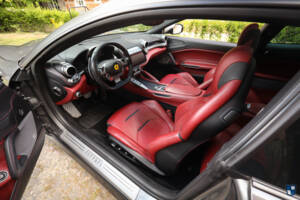 Image 15/61 de Ferrari GTC4Lusso (2017)