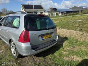 Bild 5/13 von Peugeot 307 CC 2.0i (2003)