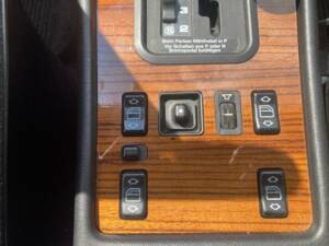 Image 38/43 of Mercedes-Benz 300 SE (1990)