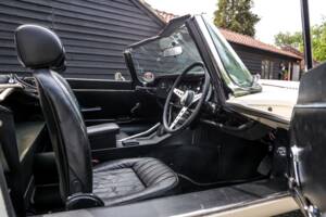 Bild 25/41 von Jaguar E-Type V12 (1972)