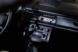 Image 55/64 of Mercedes-Benz 230/6 LWB (1976)