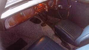 Image 66/93 of Triumph Herald 1200 (1964)