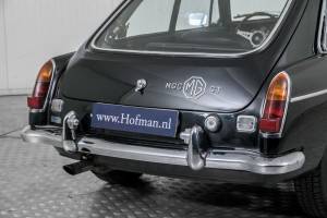 Image 31/50 of MG MGC GT (1969)