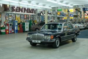 Image 2/50 de Mercedes-Benz 450 SE (1973)