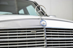 Bild 39/46 von Mercedes-Benz 240 D (1982)