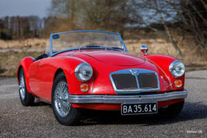 Image 5/43 of MG MGA 1600 (1960)