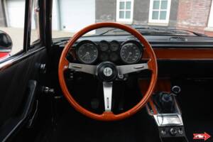 Image 13/17 of Alfa Romeo Giulia GT 1300 Junior (1971)