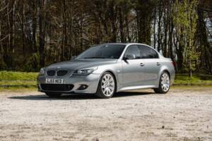 Bild 18/50 von BMW 550i (2006)