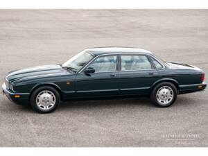 Bild 1/34 von Jaguar XJ6 3.2 Executive (1997)