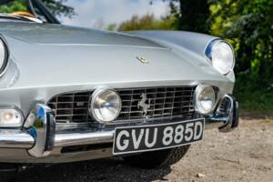 Image 33/49 de Ferrari 330 GT 2+2 (1966)