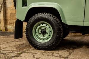 Bild 14/50 von Land Rover Defender 90 TD4 (2008)