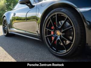 Bild 25/27 von Porsche 911 Carrera 4 GTS (2015)