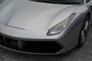 Image 24/50 de Ferrari 488 GTB (2019)