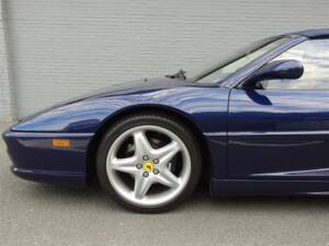 Afbeelding 16/100 van Ferrari F 355 Spider (1997)