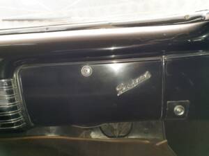 Image 17/27 of Packard Series 2631 (1953)