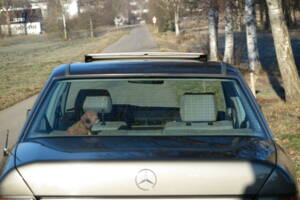 Image 11/92 de Mercedes-Benz 200 D (1989)