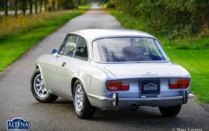 Bild 54/62 von Alfa Romeo 2000 GT Veloce (1974)