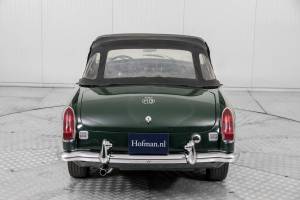 Image 47/50 of MG MGB (1968)