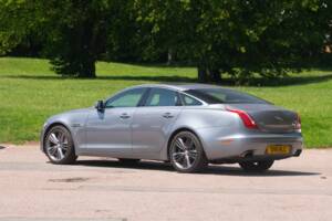 Image 38/50 of Jaguar XJ 5.0 (2011)