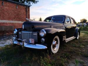 Image 8/50 of Cadillac 61 Sedan (1941)