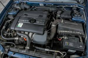 Image 24/29 of Volvo V40 2.0 16V (1999)