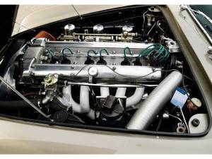Image 28/44 of Aston Martin DB 5 (1964)